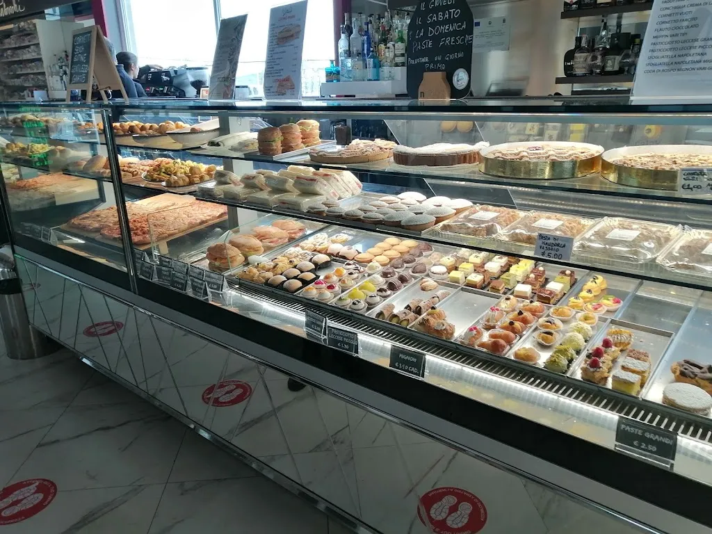 Mario Follieri_CESAREO OLGA CARBURANTI E Ristorant_Apricena_review