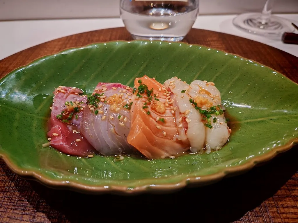 Billiken Sushi Bar & Japanese Tapas_Credaro_slider_image_3