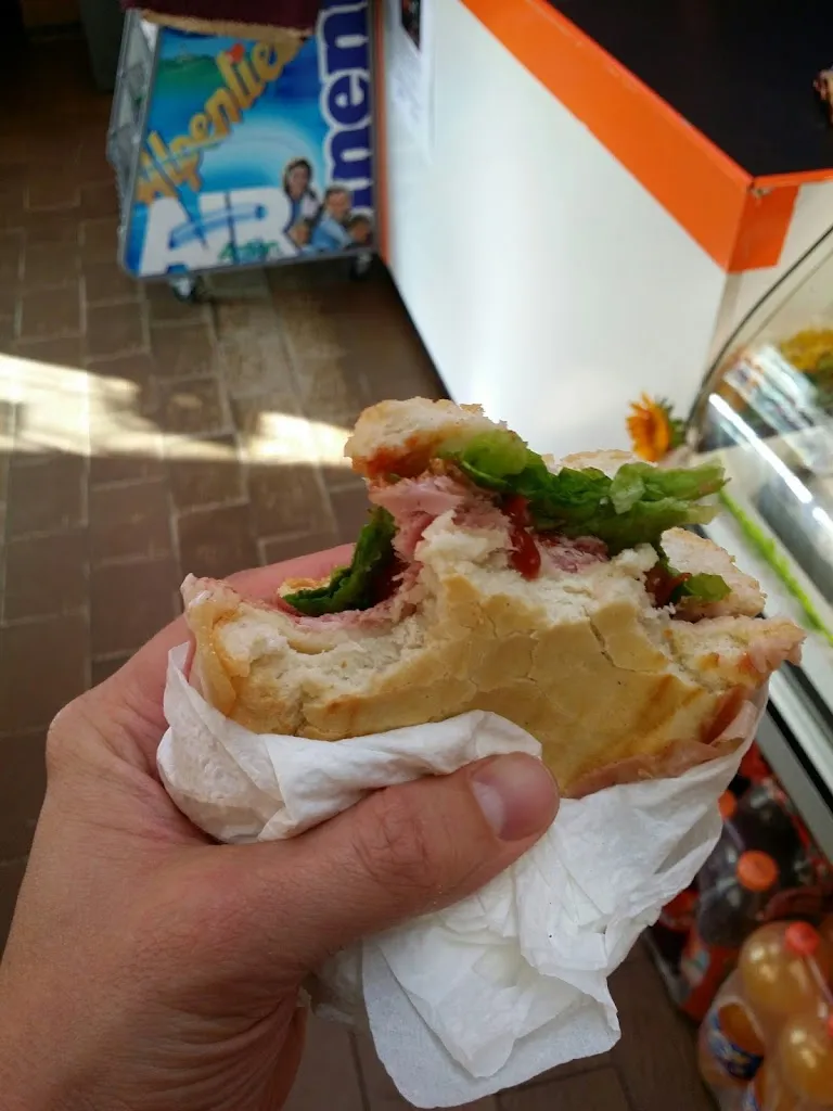 Alimentari & Caffetteria Piscopo_Cremenaga_slider_image_2