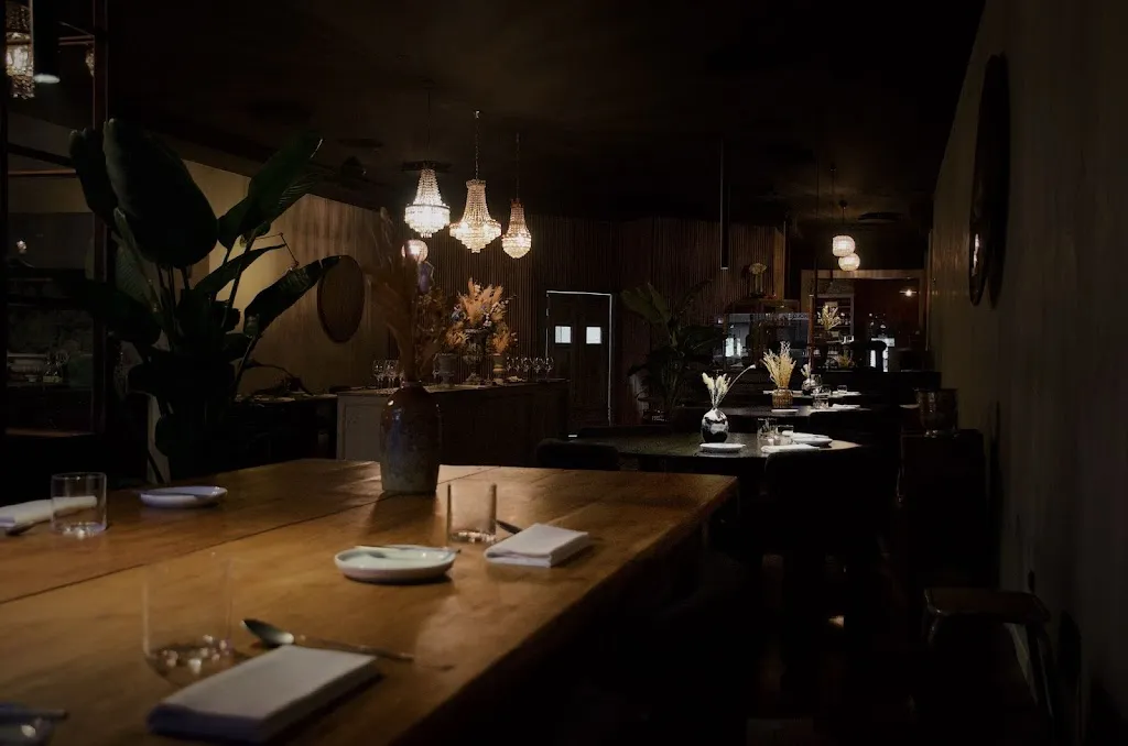 Raw Bistrot restaurant in Costa Volpino