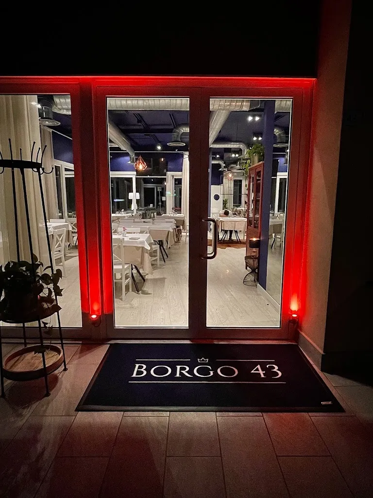 Borgo 43 Costa Volpino restaurant in Costa Volpino