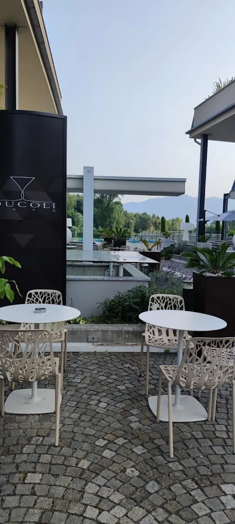 Elens Valesi_Ducoli Café_Costa Volpino_review