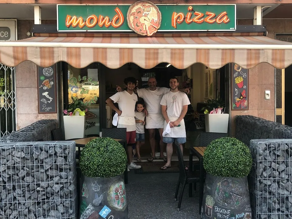 Mondo Pizza restaurant in Costa Volpino