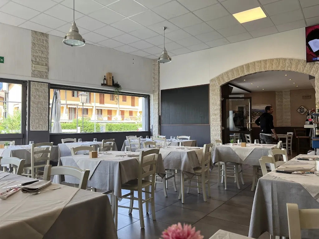 Osteria del Cavolo restaurant in Costa Volpino