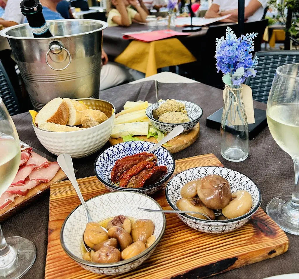 Trattoria del Vescovo_Costa Volpino_slider_image_3