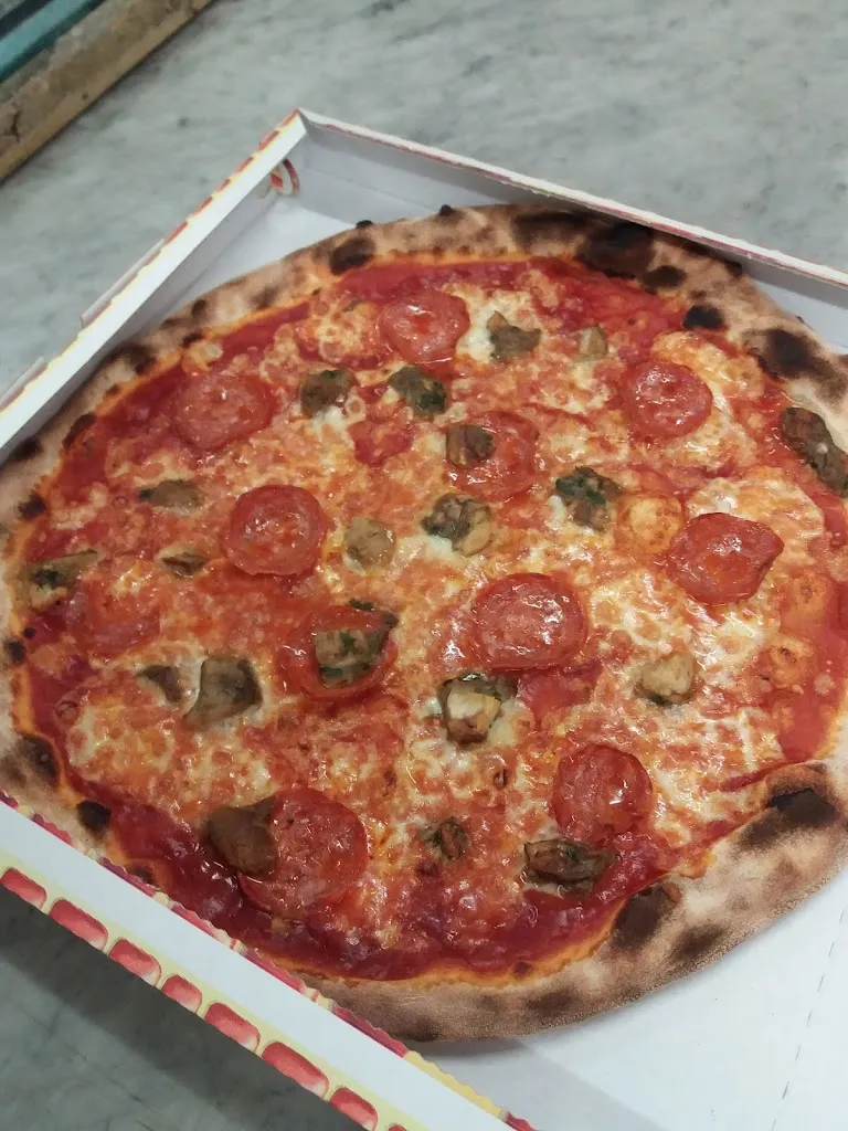 Pronto Pizza di Castelanelli Roberto restaurant in Costa Volpino