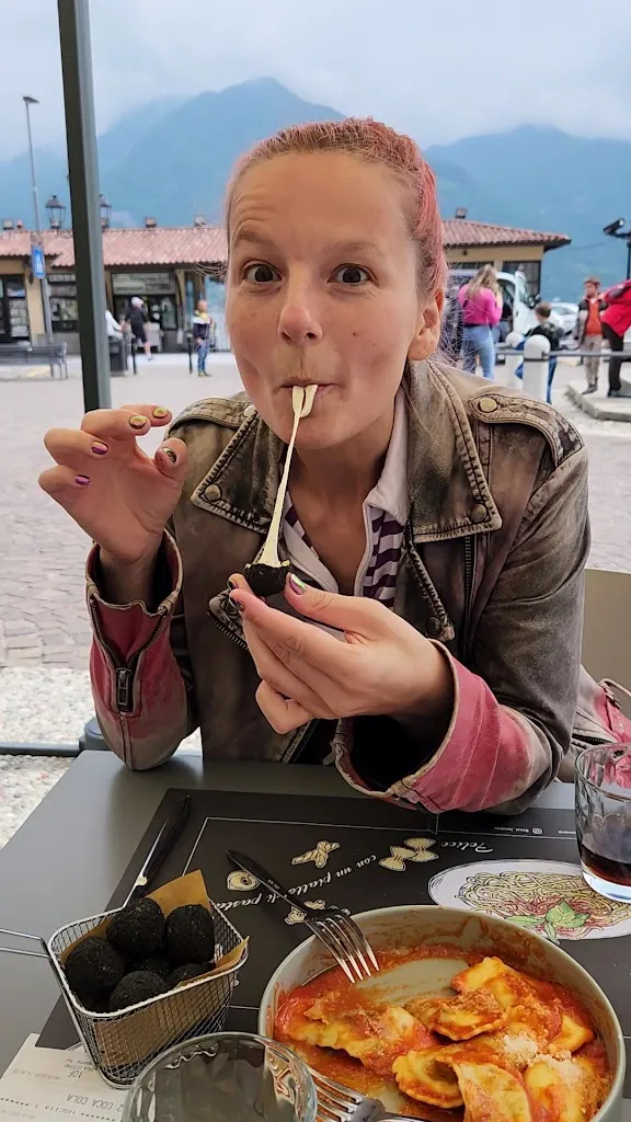 Flour_Costa Volpino_slider_image_2