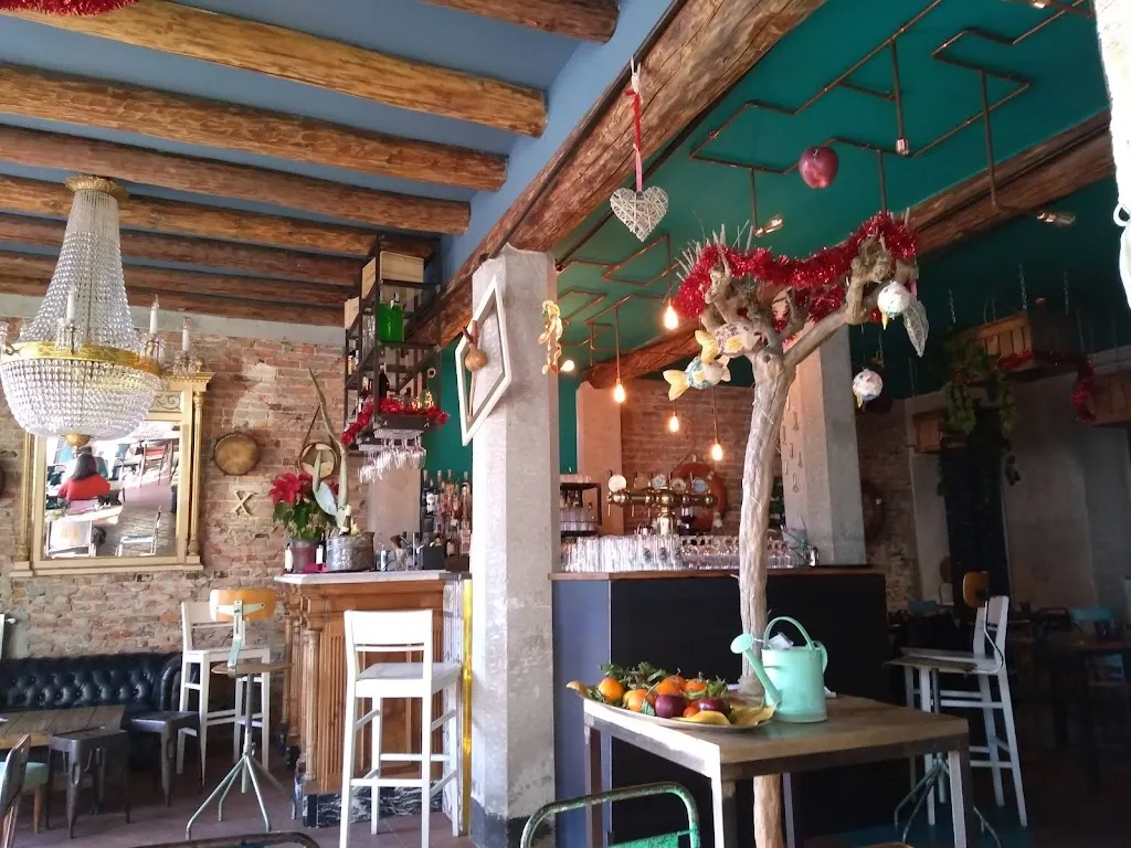 Le Terrazze restaurant in Costa Volpino