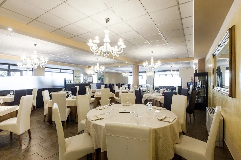 Ristorante Pizzeria Lounge Bar Oasy_Costa Volpino_slider_image_1