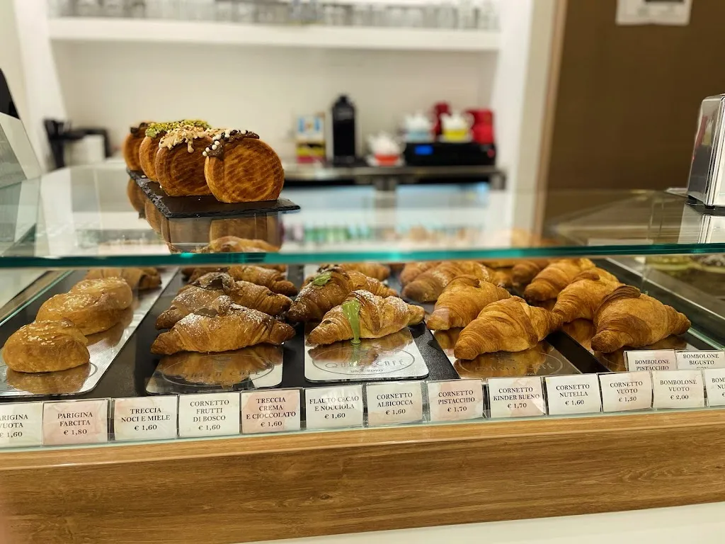 Queen Café restaurant in Apricena