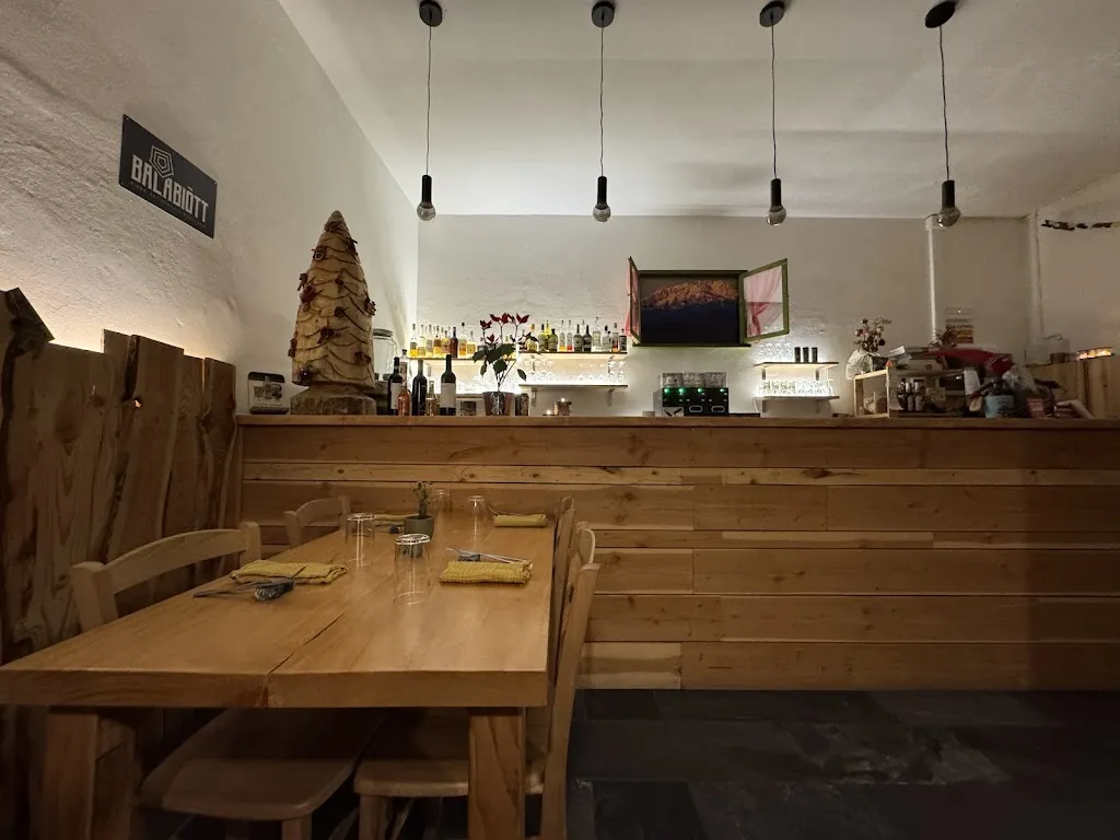 Matteo Giarnetti_Rifugio della Valle_Crosio della Valle_review