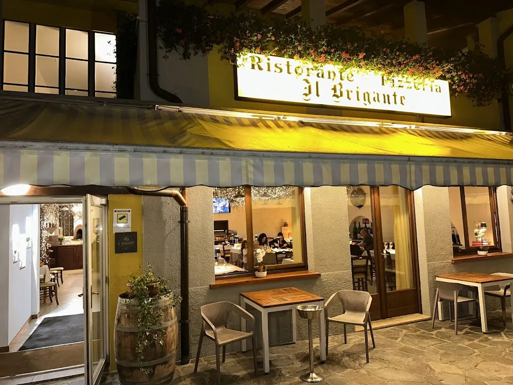 Ristorante Pizzeria Il Brigante_Cugliate-Fabiasco_slider_image_2