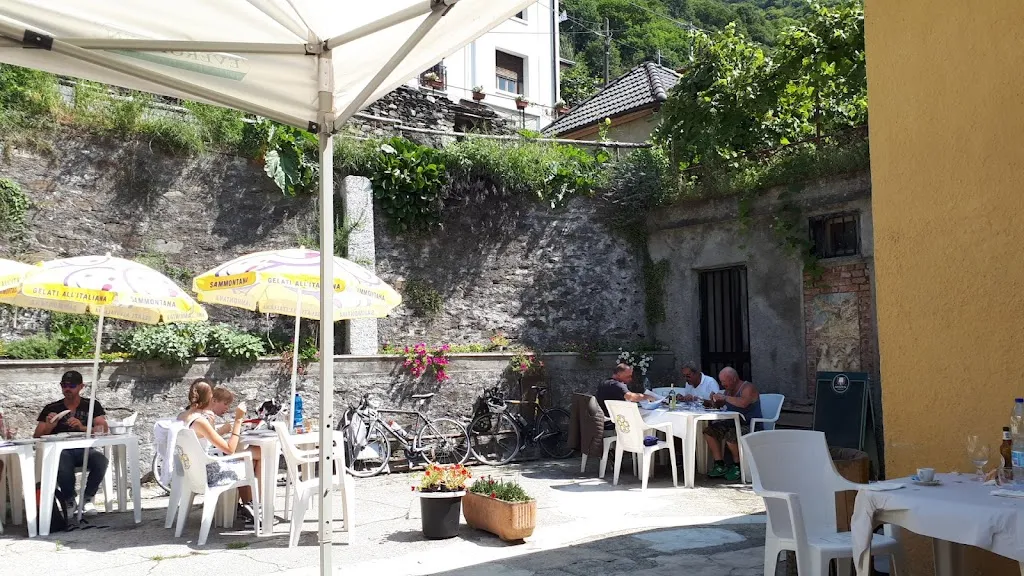 Trattoria Bar Marisa restaurant in Curiglia