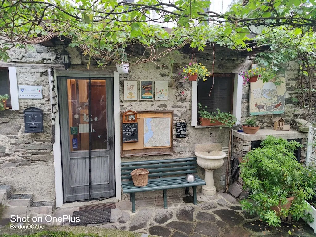 Gaëtan Dogot_Baita Kedo_Curiglia_review