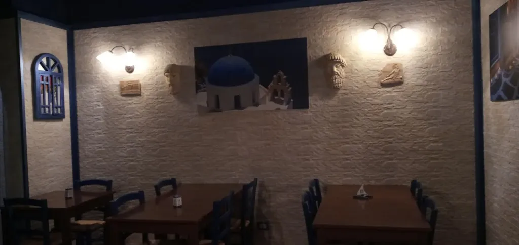 Ghyreria Filoxenia_Cusano_slider_image_1