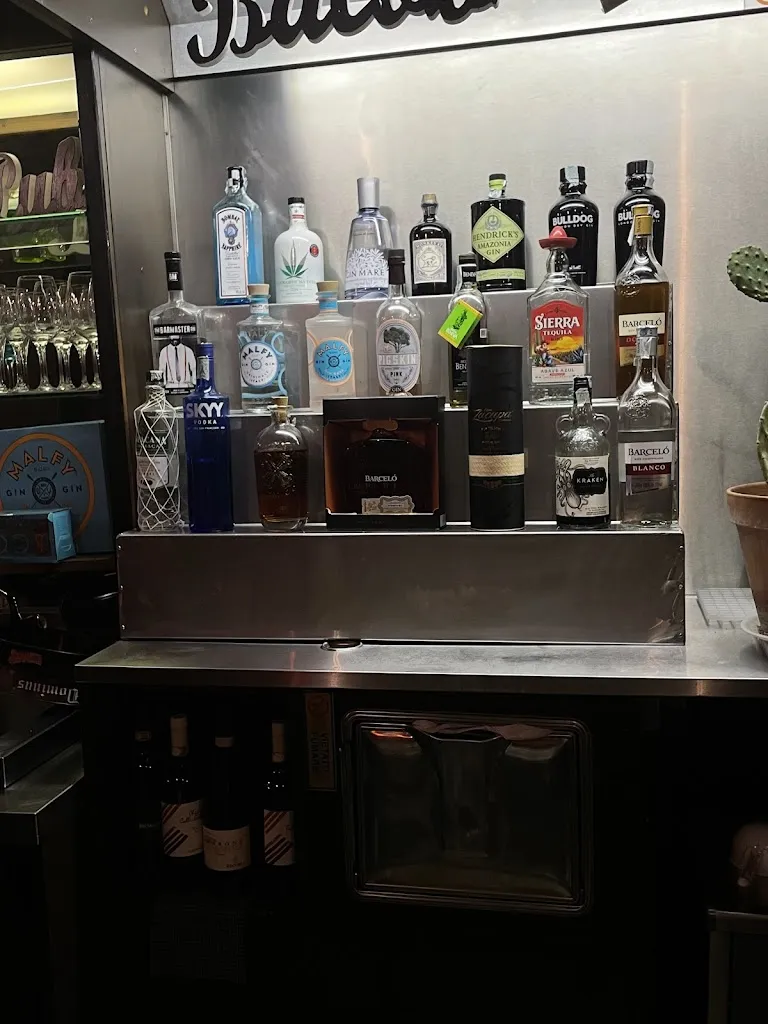 Andrea Peregalli_Balos Pub_Delebio_review