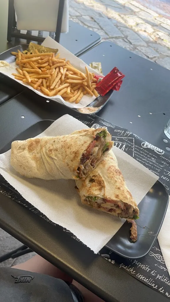 Freyja Sól Pálsdóttir Hólm_Premium Pizza Domaso_Domaso_review