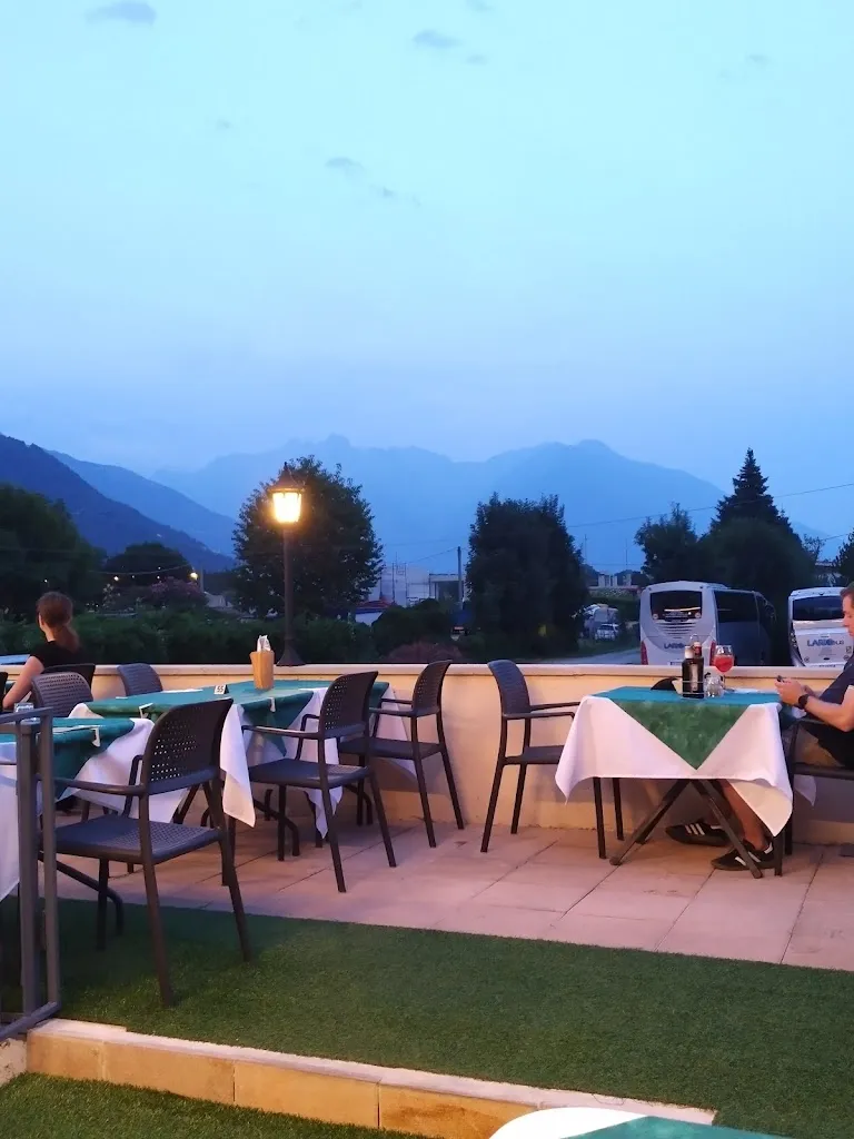 Kirsty Hobkirk_Ristorante Pizzeria La Luna_Dongo_review