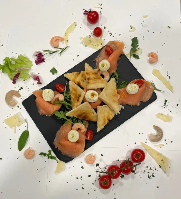 Ristorante Pizzeria La Luna_Dongo_slider_image_3