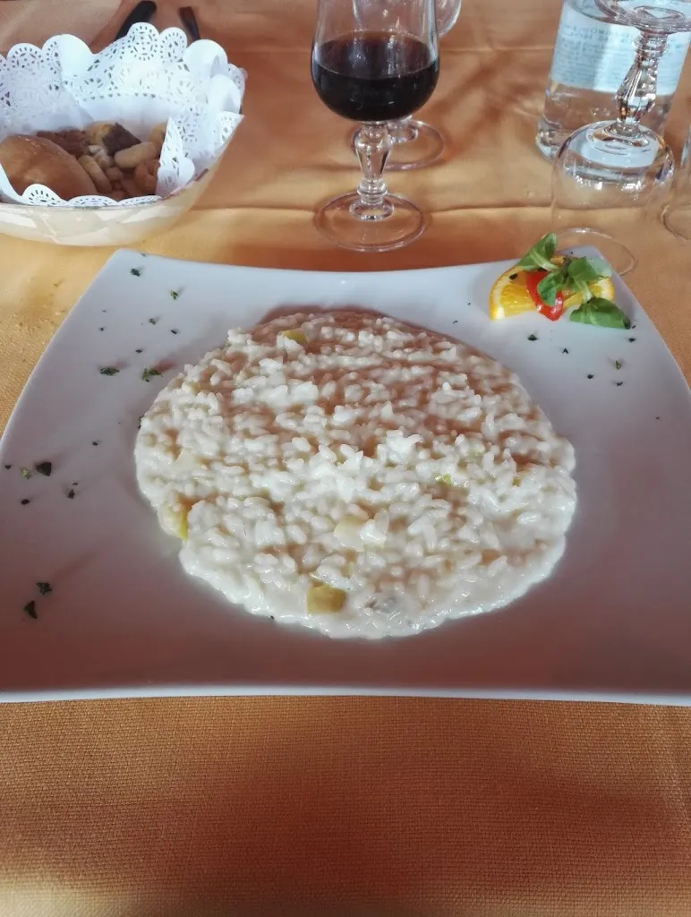 Ristorante Cantoon Fumaana_Dosimo_slider_image_2