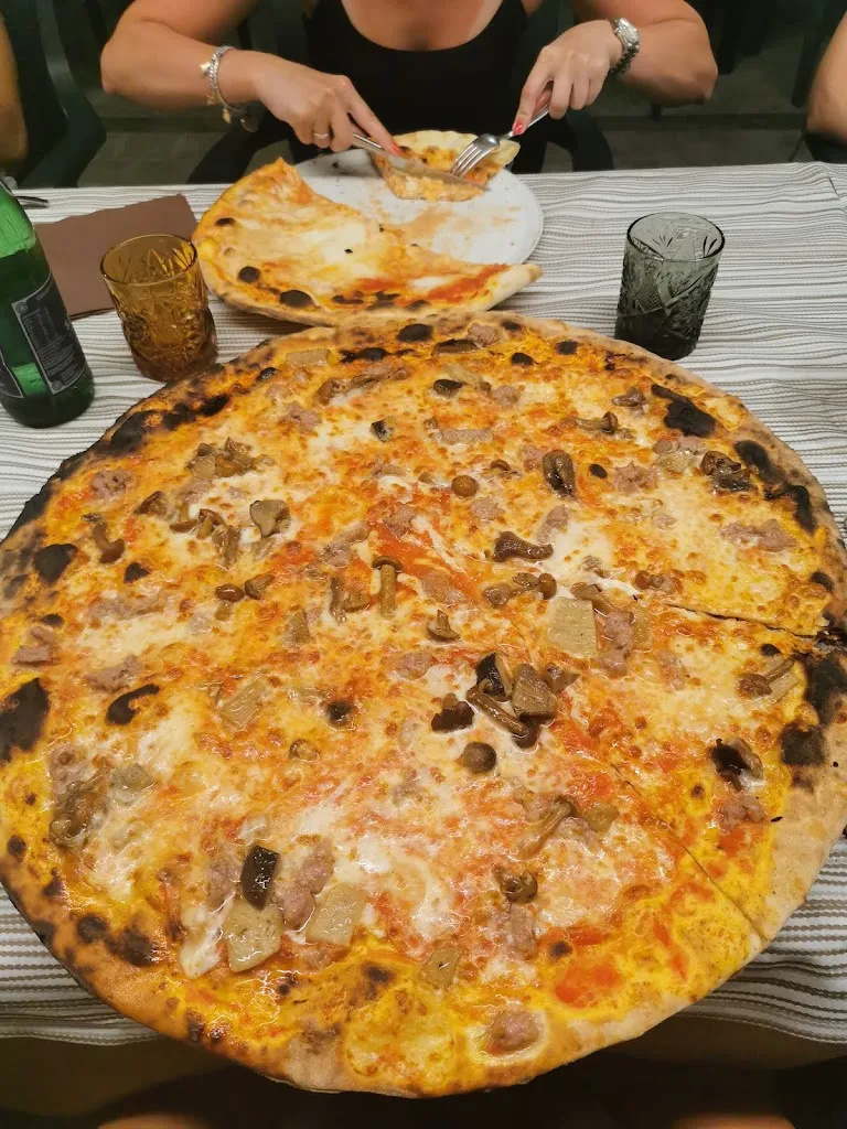 Ristorante Pizzeria Italia Di Gregorio Cuomo_Dosolo_slider_image_2