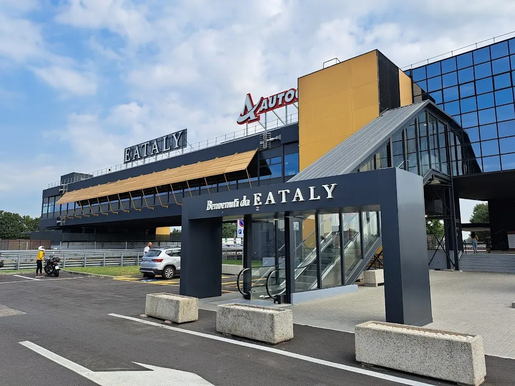 Autogrill Dorno restaurant in Dorno