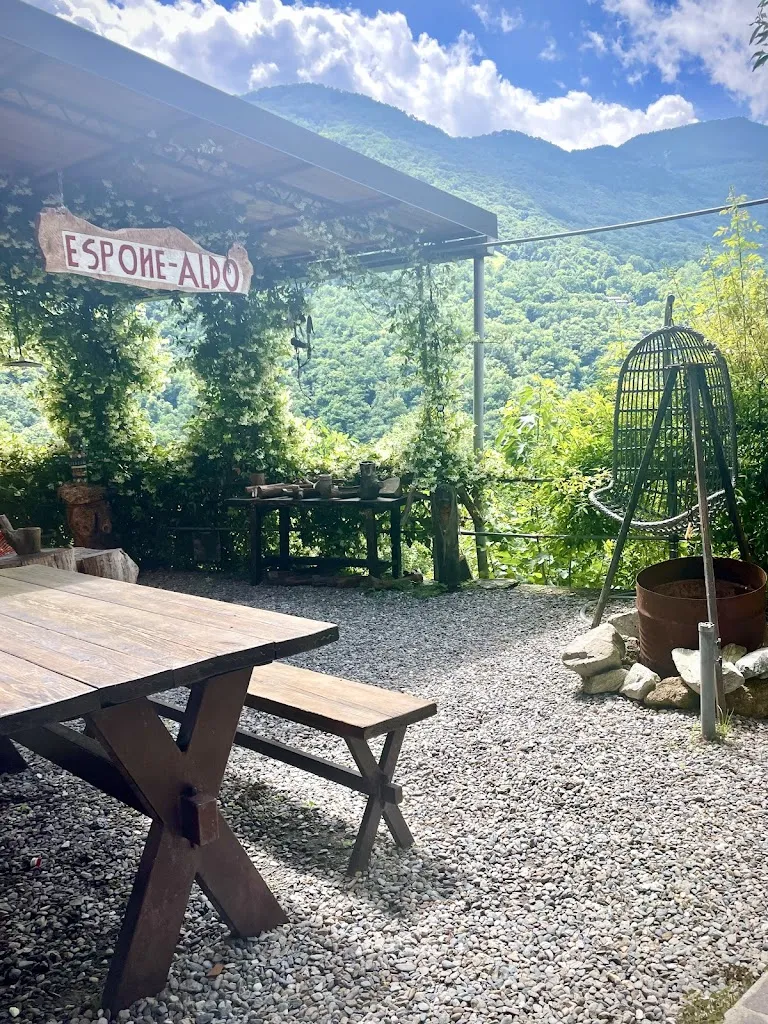 Aquila d'Oro Osteria Enoteca Bar di Bossio Plinio restaurant in Dosso del Liro