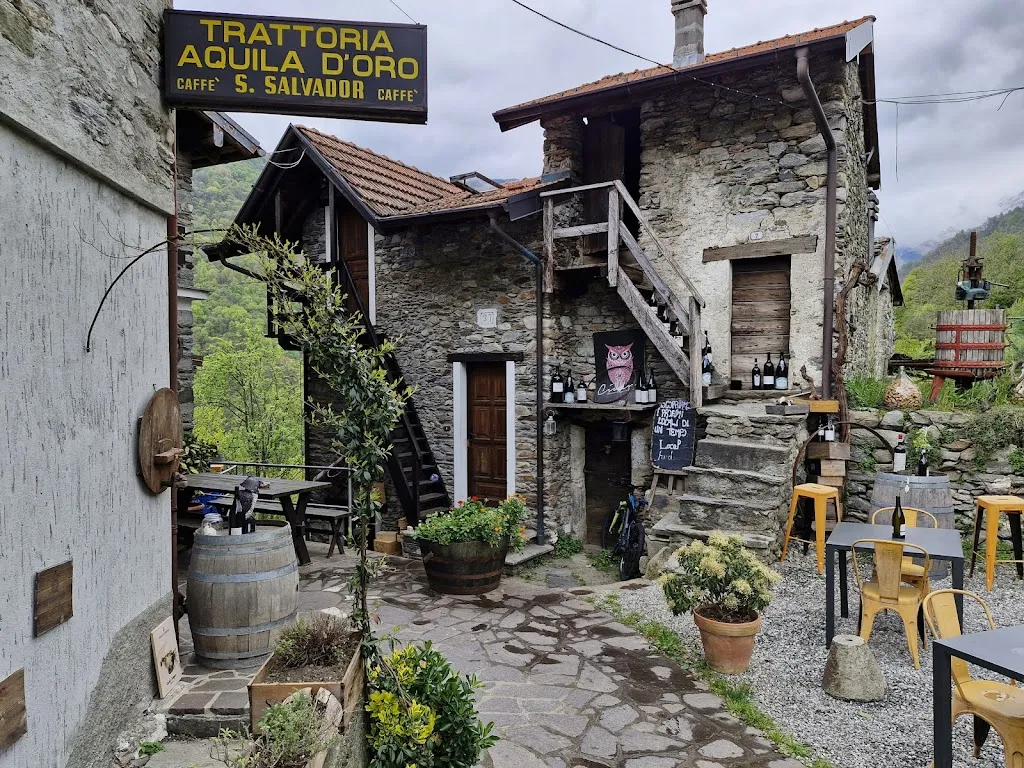 Aquila d'Oro Osteria Enoteca Bar di Bossio Plinio_Dosso del Liro_slider_image_3