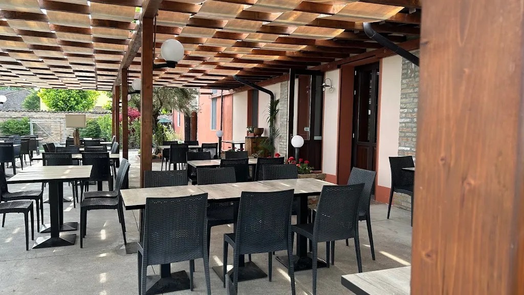 Trattoria La Canonica restaurant in Drizzona