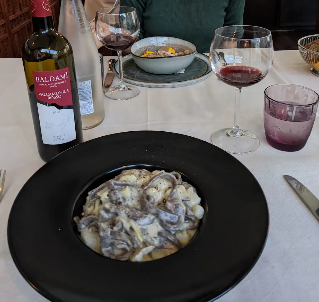 Mike Morschbert_La Corte di Bacco_Edolo_review