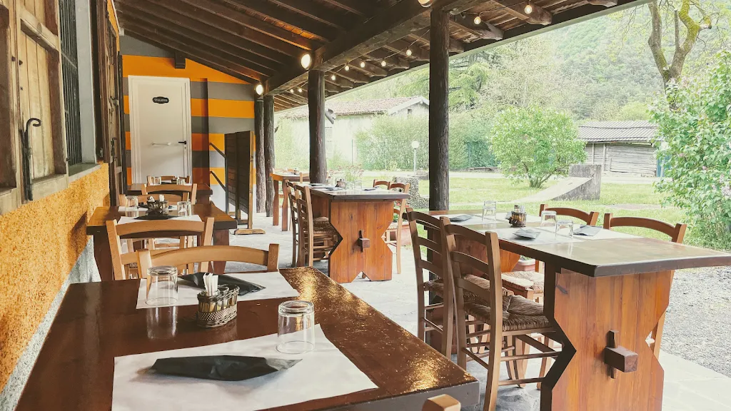 Al Portico Braceria restaurant in Endine