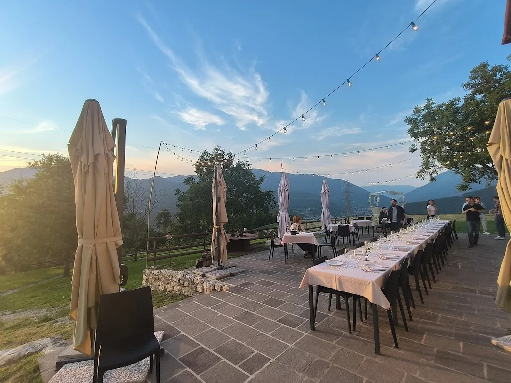 Trattoria da Mario in cascina restaurant in Entratico