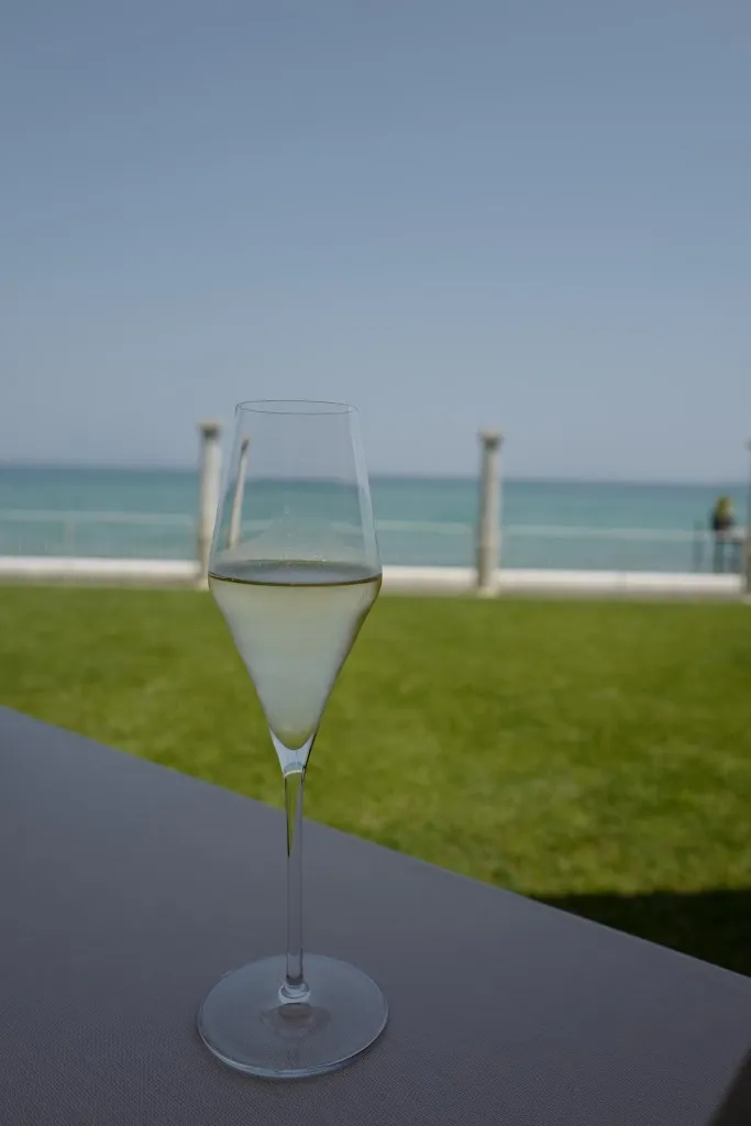 Scott Tepsuporn_Esplanade_Desenzano del Garda_review