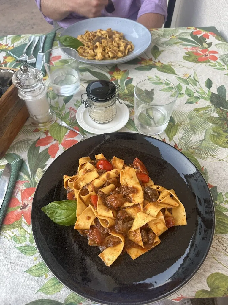 Tess Harris_Hosteria Croce D'Oro_Desenzano del Garda_review