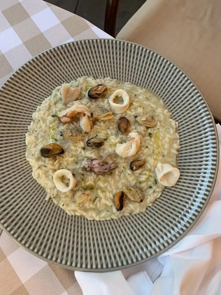 Amie Hall_Caffè Italia_Desenzano del Garda_review