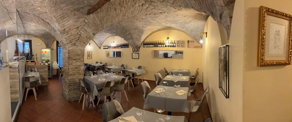 The CAVE - Wine Bar restaurant in Desenzano del Garda