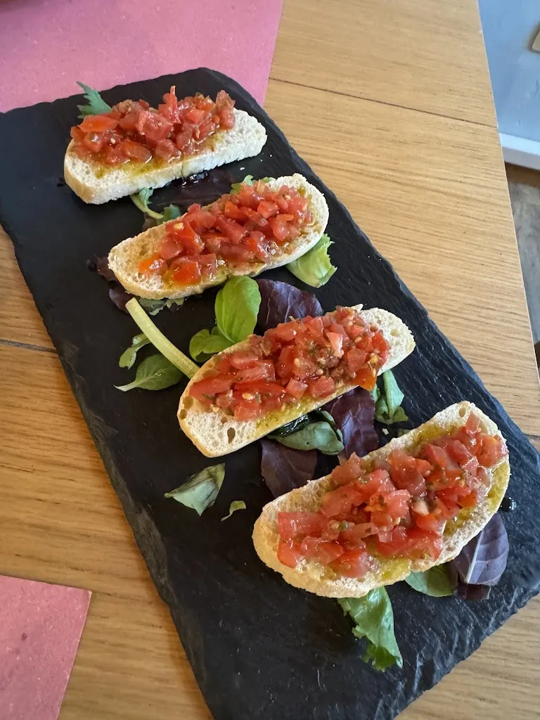 Joanne Chong_Ristorante La Locanda Bistrò con cucina e Pizzeria_Desenzano del Garda_review