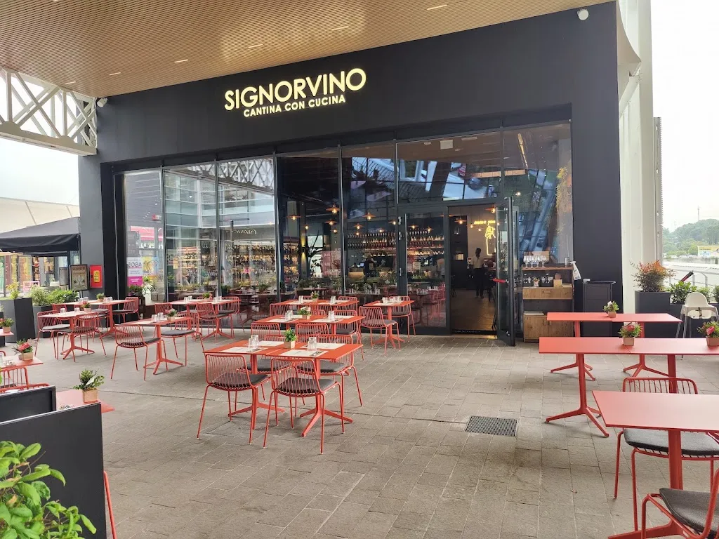 Signorvino Desenzano Del Garda restaurant in Desenzano del Garda