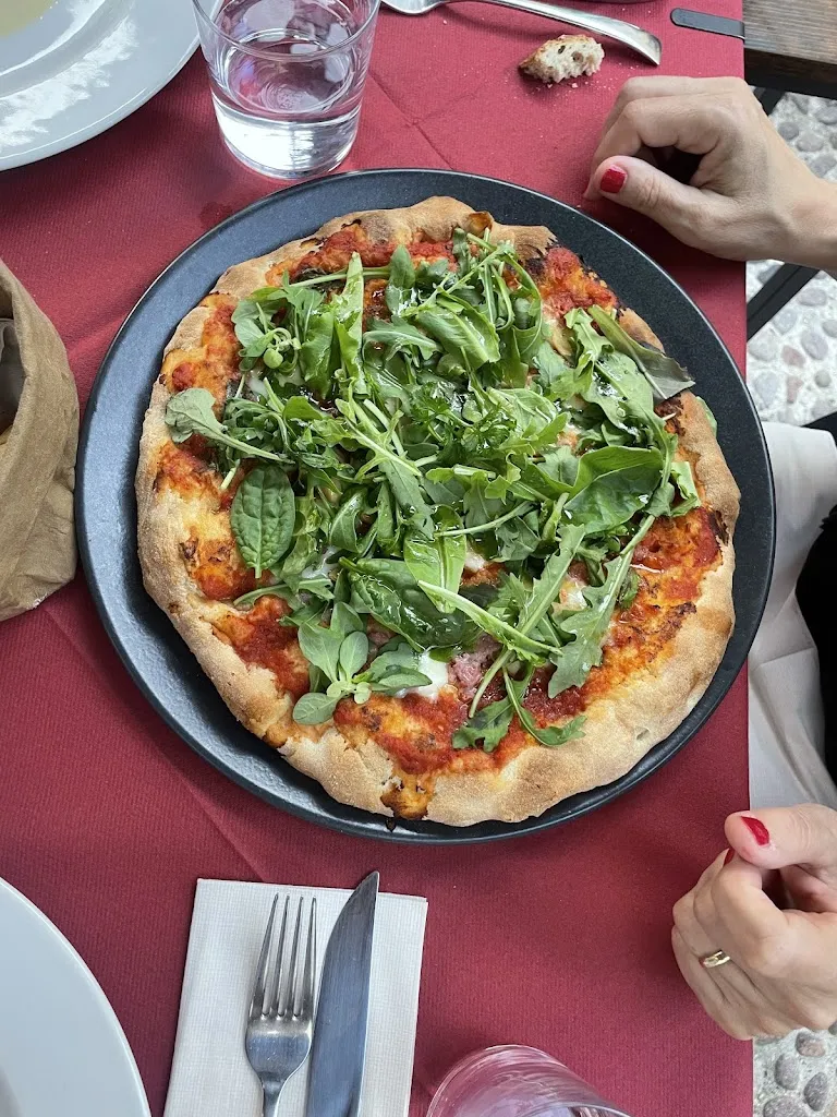 Mily wilson_La Vite 2.0 Wine & Cocktail bar_Desenzano del Garda_review