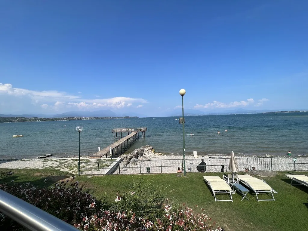 Simon Bozhilov_Dolcevita Beach Restaurant & Bar_Desenzano del Garda_review