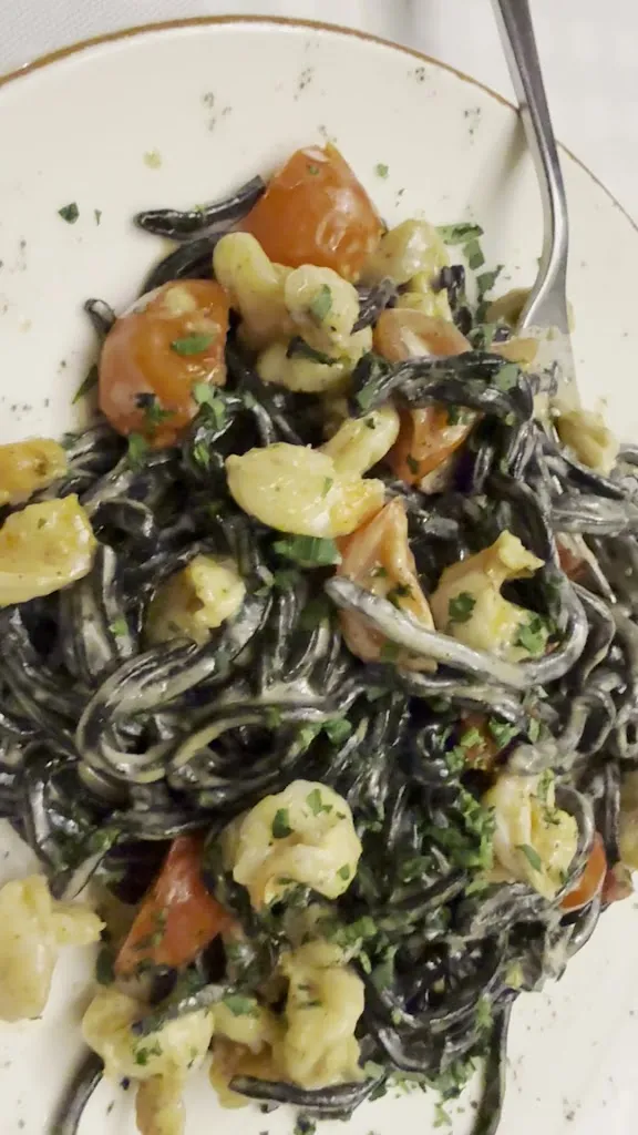 Nicholas Atgemis_Ristorante Pizzeria Tipi Tipici_Faggeto Lario_review