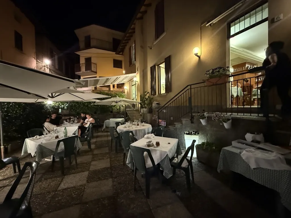 Ristorante Pizzeria Tipi Tipici_Faggeto Lario_slider_image_1