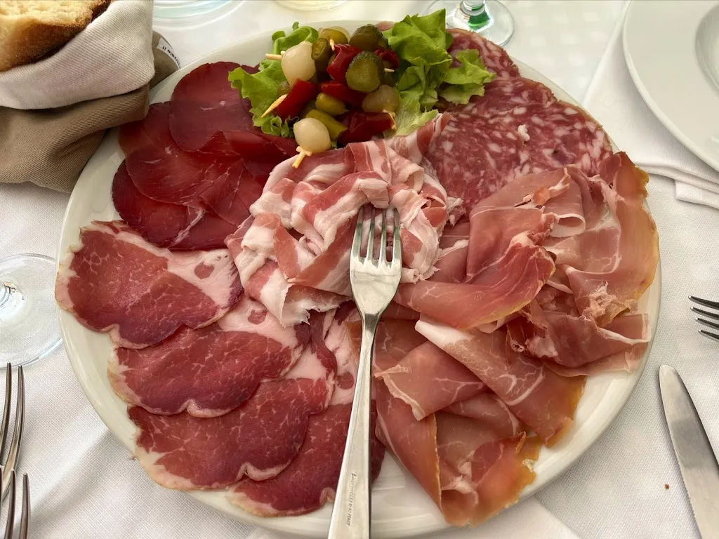 Ristorante Pizzeria Tipi Tipici_Faggeto Lario_slider_image_3