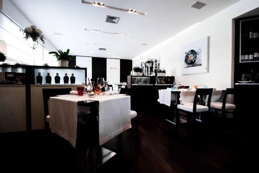 Ristorante IN_Fenegrò_slider_image_1