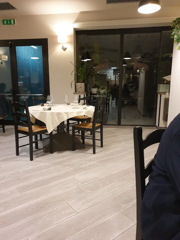 Teleferica 2 restaurant in Felonica