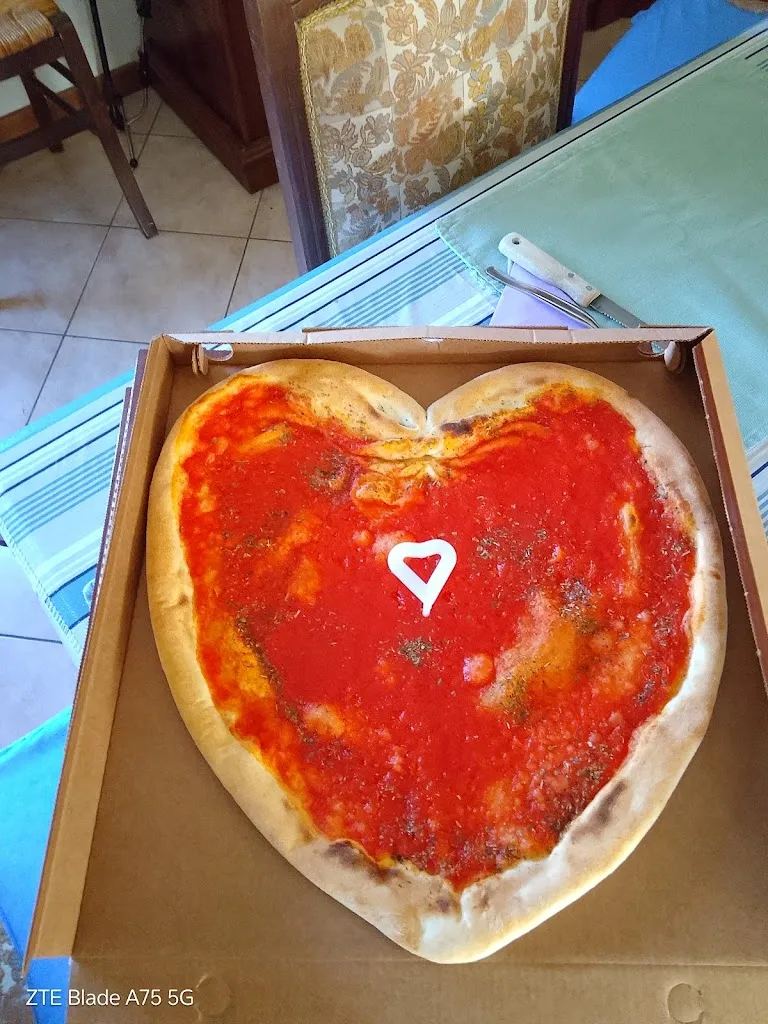 Menu_Pizzeria la regina_Folzano_image_4