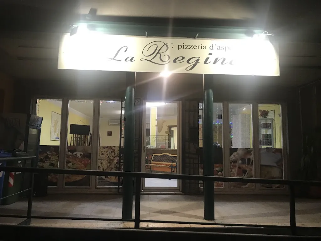 Pizzeria la regina restaurant in Folzano