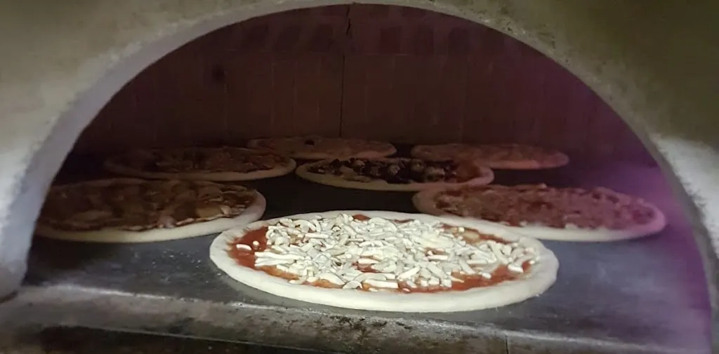 Pizzeria la regina_Folzano_slider_image_3