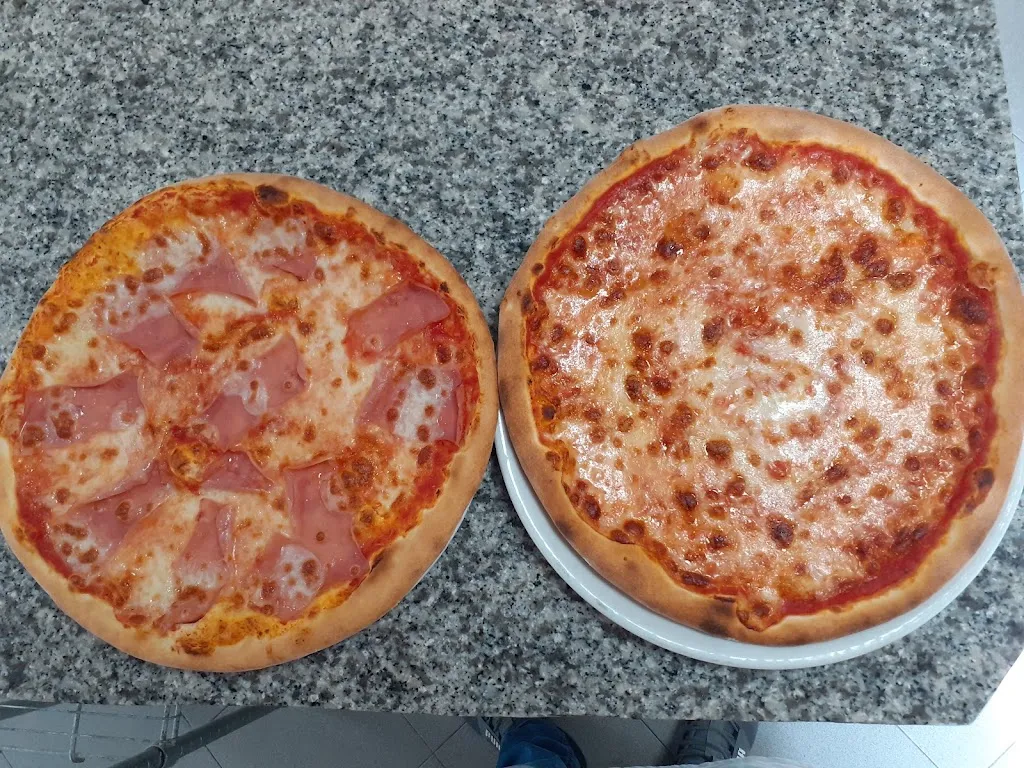 Pizzeria Lo stuzzico 2.0_Fontane-Zurane-Gresine_slider_image_3