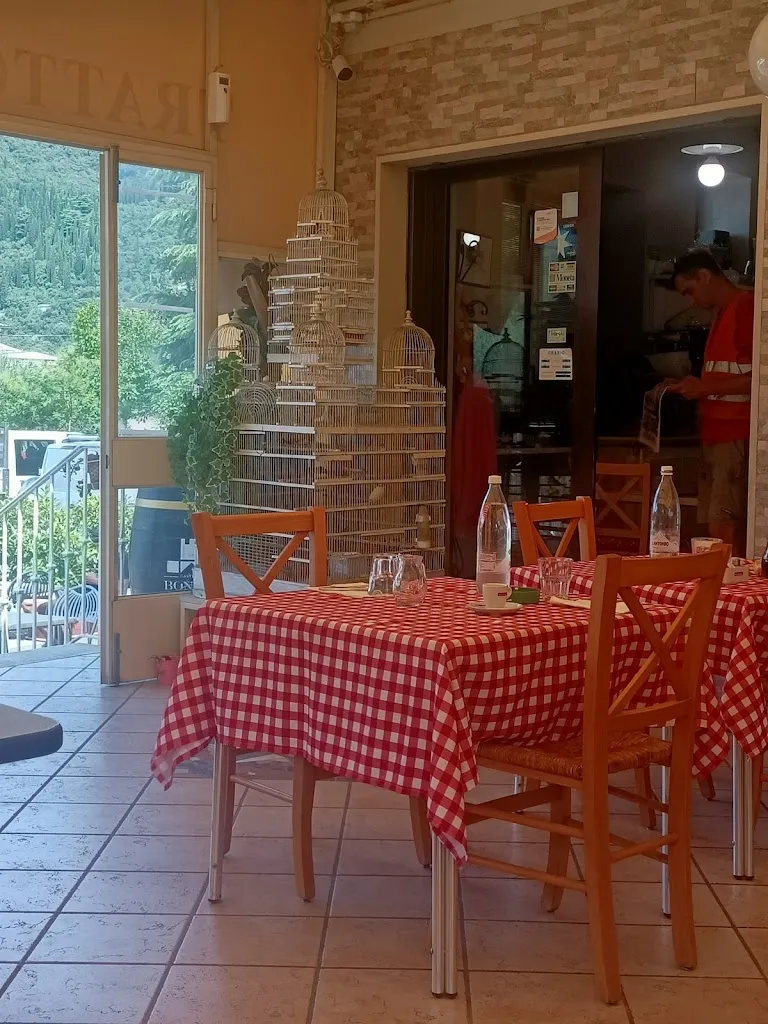 Bruna Capuzzi_La Vecchia Fontana_Fontane-Zurane-Gresine_review